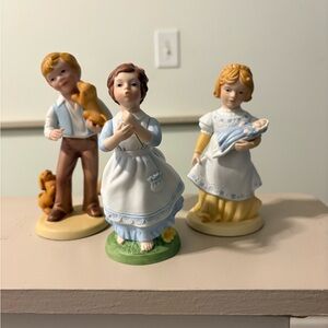 Avon Best Friends Handcrafted Figurine